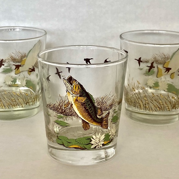Vintage Libbey glasses 4” Tall, 13 oz-FISHING Large mouth bass, barware Set of 5 - Picture 3 of 4